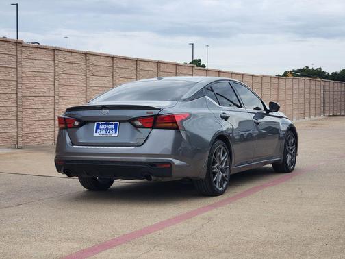 Gun Metallic 2023 Nissan Altima SR VC-Turbo FWD