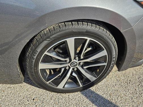 2023 Nissan Maxima SV Xtronic CVT