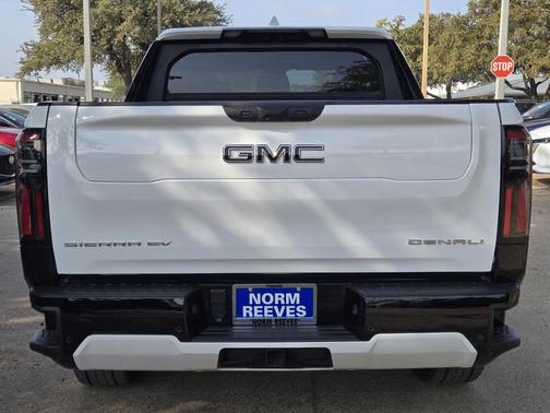 2025 GMC Sierra EV Max Range Denali