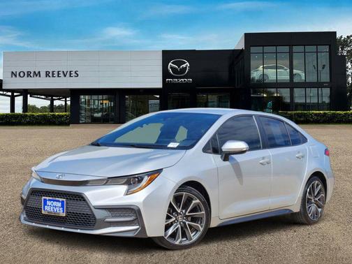 Classic Silver Metallic 2020 Toyota Corolla SE