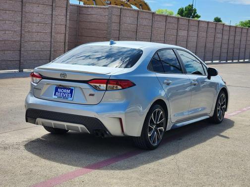 Classic Silver Metallic 2020 Toyota Corolla SE