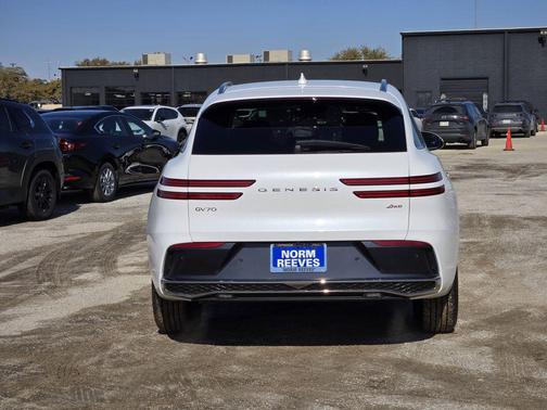 2026 Genesis GV70 2.5T