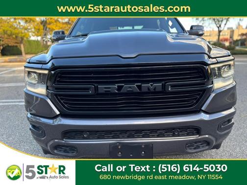 Diamond Black Crystal Pearlcoat 2022 RAM 1500 Sport