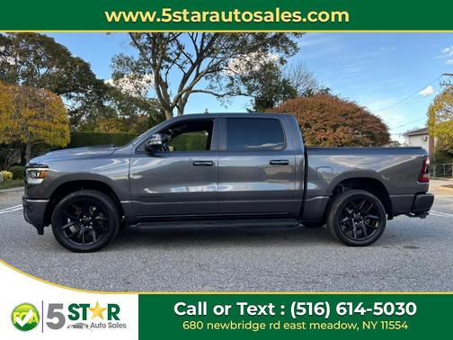 Diamond Black Crystal Pearlcoat 2022 RAM 1500 Sport