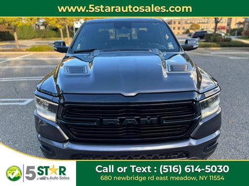 Diamond Black Crystal Pearlcoat 2022 RAM 1500 Sport