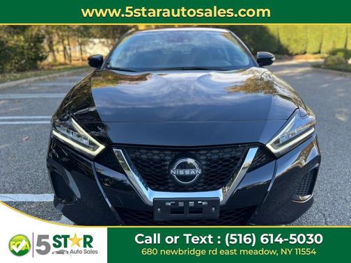 2023 Nissan Maxima SV