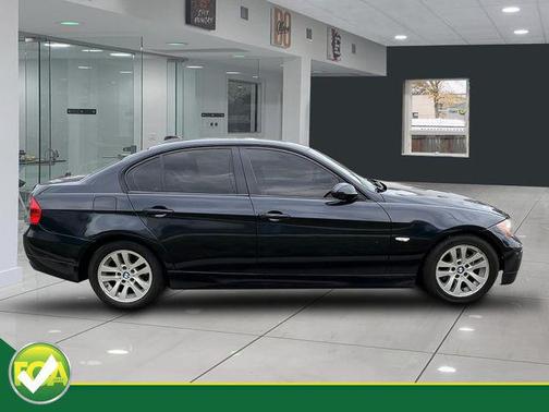 Photo 4 of 32 of 2007 BMW 328 xi