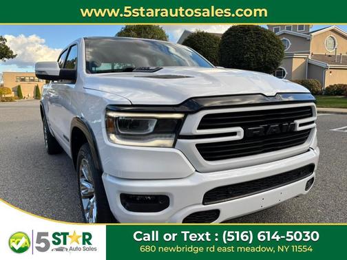 Bright White Clearcoat 2022 RAM 1500 Laramie