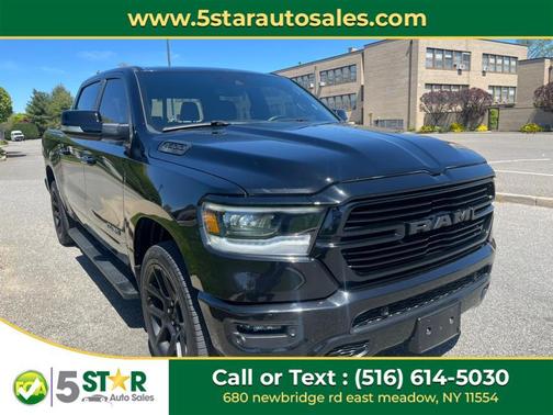 Diamond Black Crystal Pearlcoat 2022 RAM 1500 Sport