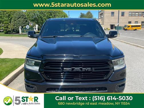 Diamond Black Crystal Pearlcoat 2022 RAM 1500 Sport