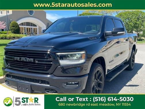 Diamond Black Crystal Pearlcoat 2022 RAM 1500 Sport
