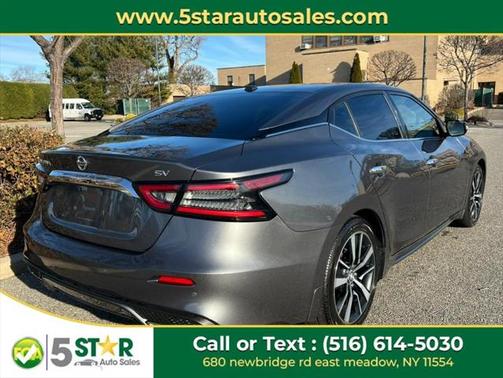 2022 Nissan Maxima SV CVT