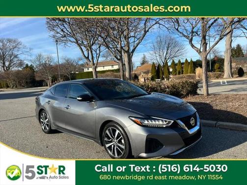 2022 Nissan Maxima SV CVT