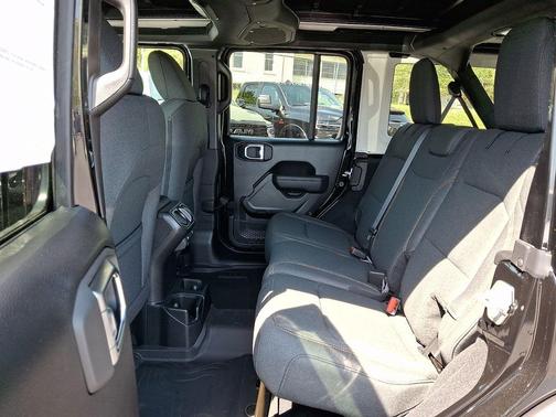 Black Clearcoat 2026 Jeep Wrangler Sport
