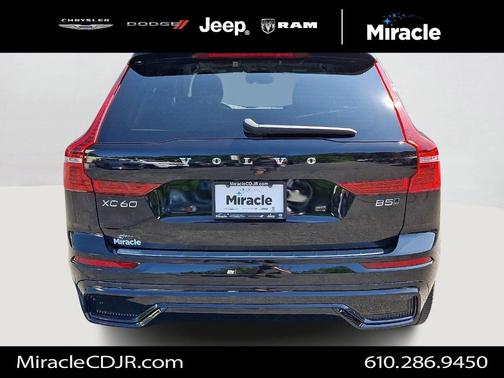 2023 Volvo XC60 B5 Plus Dark Theme