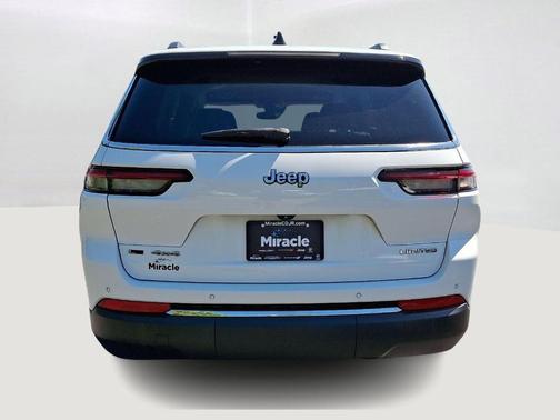 Bright White Clearcoat 2021 Jeep Grand Cherokee L Limited