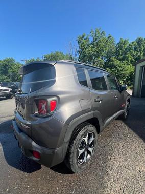 2021 Jeep Renegade Trailhawk