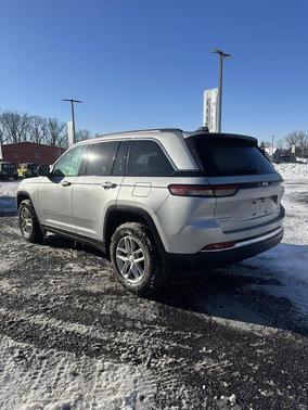 2023 Jeep Grand Cherokee Laredo X