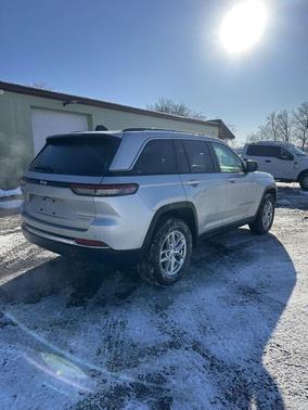 2023 Jeep Grand Cherokee Laredo X
