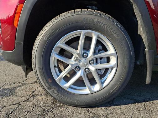 2026 Jeep Grand Cherokee Laredo X