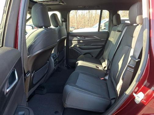 2026 Jeep Grand Cherokee Laredo X