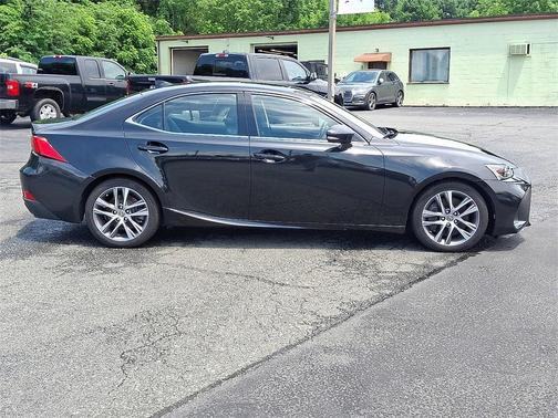 2018 Lexus IS 300 Base