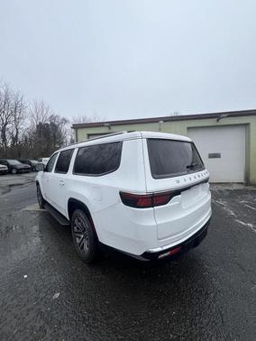 2025 Jeep Wagoneer L Base