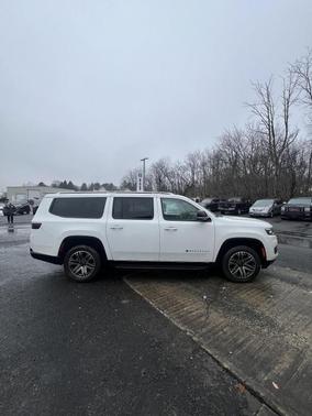 2025 Jeep Wagoneer L Base