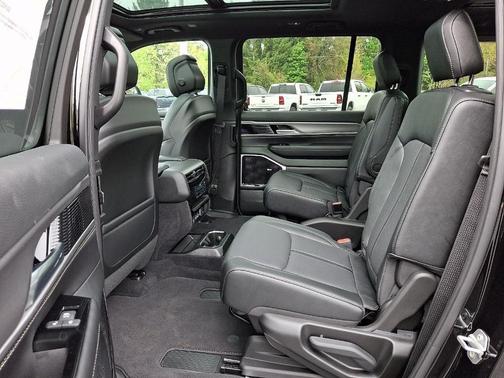Gloss Black 2026 Jeep Grand Wagoneer Limited