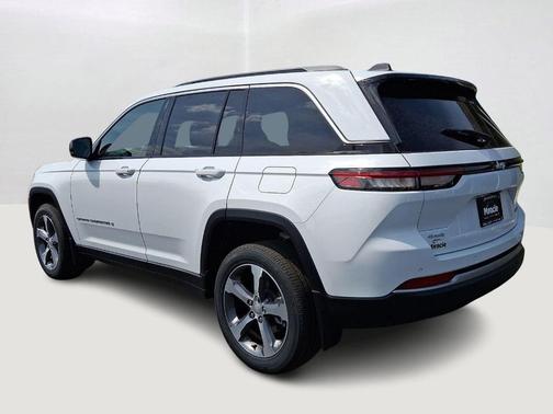 Bright White Clearcoat 2026 Jeep Grand Cherokee Limited