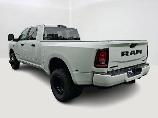 Bright White Clearcoat 2026 RAM 3500 Big Horn