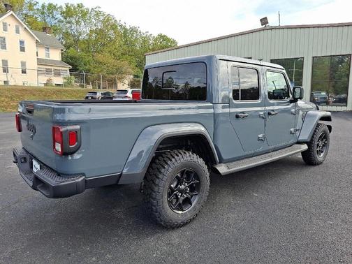 2025 Jeep Gladiator Sport
