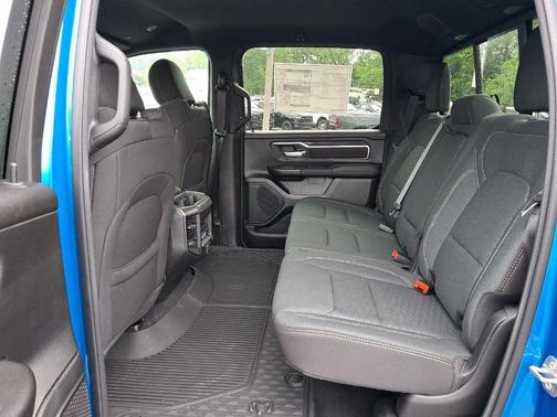 Hydro Blue Pearlcoat 2026 RAM 1500 Big Horn