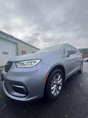 2021 Chrysler Pacifica Touring-L
