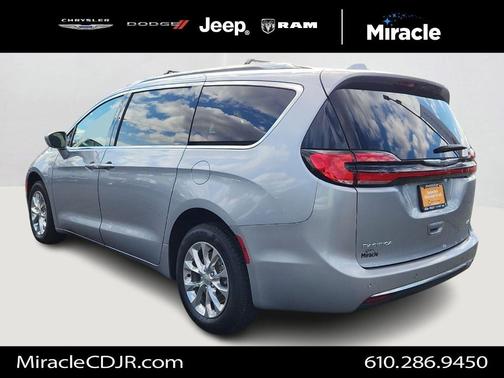 2021 Chrysler Pacifica Touring-L