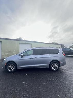 2021 Chrysler Pacifica Touring-L