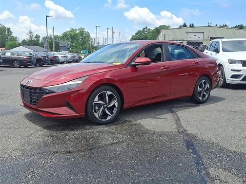2023 Hyundai ELANTRA SEL