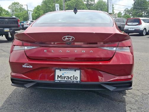 2023 Hyundai ELANTRA SEL