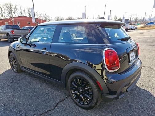 2022 MINI Hardtop Cooper