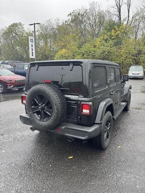 2022 Jeep Wrangler Unlimited Sahara Altitude