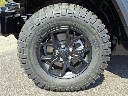 Granite Crystal Clearcoat Metallic 2026 Jeep Gladiator Texas Trail