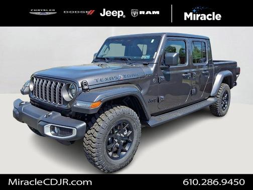 Granite Crystal Clearcoat Metallic 2026 Jeep Gladiator Texas Trail