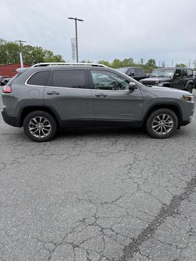 Sting Gray Clearcoat 2021 Jeep Cherokee Latitude Plus