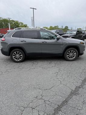 Sting Gray Clearcoat 2021 Jeep Cherokee Latitude Plus