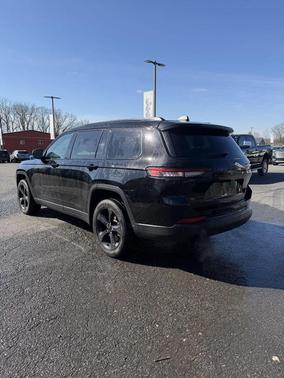 2022 Jeep Grand Cherokee L Laredo