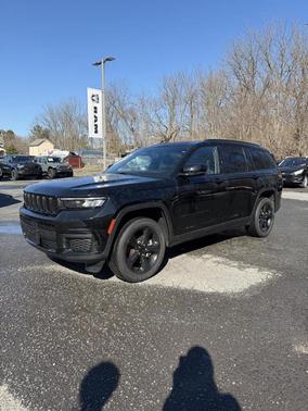 2022 Jeep Grand Cherokee L Laredo