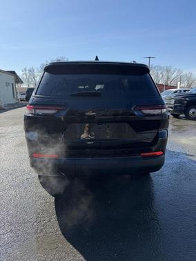 2022 Jeep Grand Cherokee L Laredo