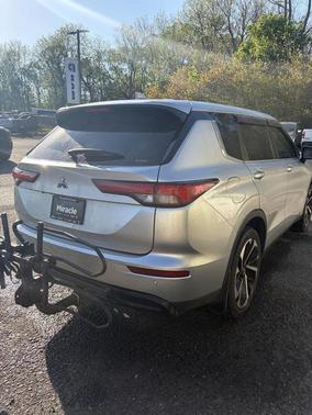 Alloy Silver Metallic 2022 Mitsubishi Outlander ES