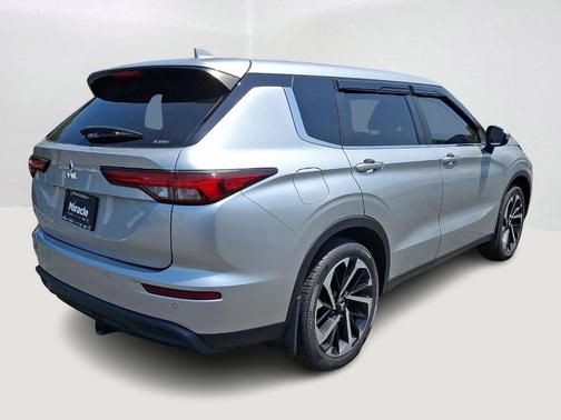 Alloy Silver Metallic 2022 Mitsubishi Outlander ES