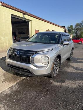 Alloy Silver Metallic 2022 Mitsubishi Outlander ES